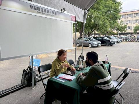 華樂職涯工作室/曾宣華 - 就業博覽會外籍生駐點諮詢
更多請見https://www.yescareer.net/#_7