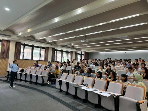 華樂職涯工作室/曾宣華 - 台北醫學大學-(全英)履歷技巧
更多請見https://www.yescareer.net/#_6