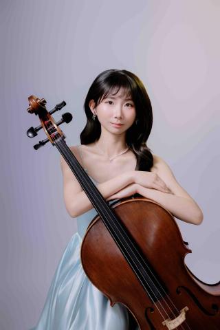 提供大提琴服務的專家施佳妤