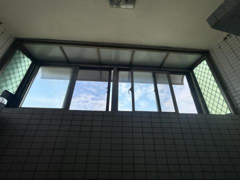 開鑫鐵工廠 - 施工後（pc板損壞更換）
3m厚度鋁塑板