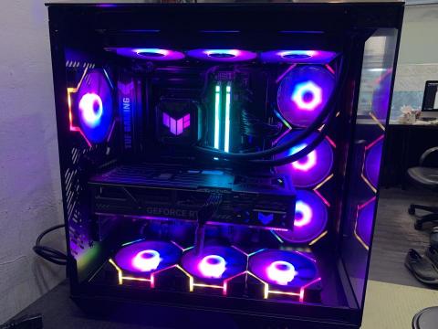 曙光電腦 松仁店(弱電工程 電腦組裝 維修) - AMD R7-7700 MPK+RTX5070黑色 海景房