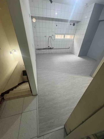 政毅 - 鋪塑膠地板