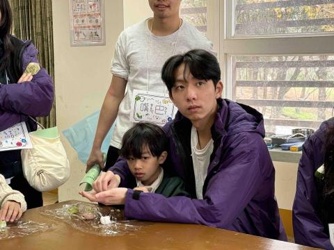 陳威銘 - 參加服務隊對小孩有耐心 用心講解每一題