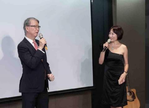 Clare - 節目主持