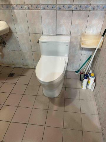 阿榮師父水電工程 - 11/22 馬桶底部滲水
重新安裝 更換油泥