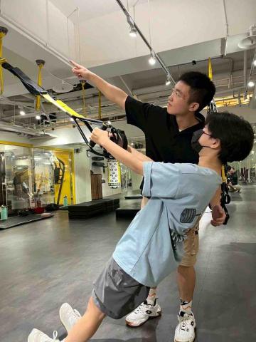 邱偉晟 - TRX教學過程