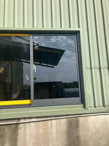 咪吉門窗 - 更換窗戶玻璃