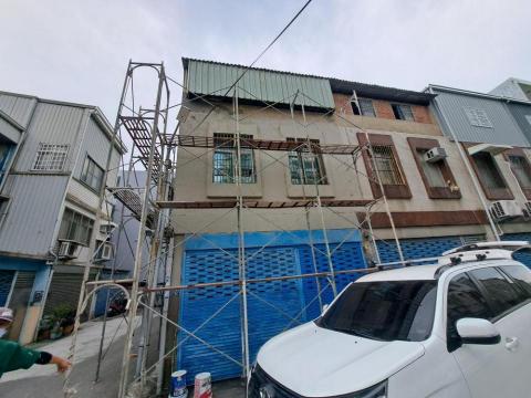 FRP玻璃纖維防水、室內外防水、內外牆油漆、仿石漆、侷限空間 - 噴仿石漆前置 磁磚縫批平