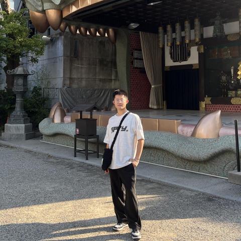 提供cnc程式碼服務的專家Albert Chiu