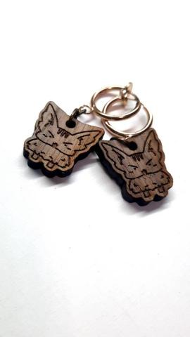 提供黏土吊飾服務的專家童俞樺