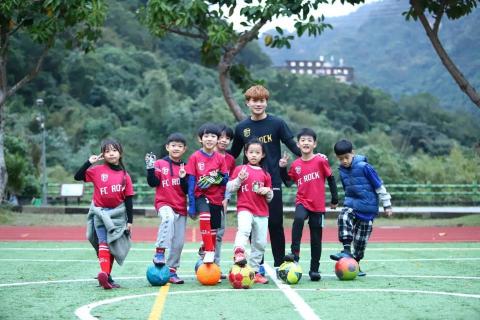 洪偉翔 - 國小層級足球教學（7～12歲）