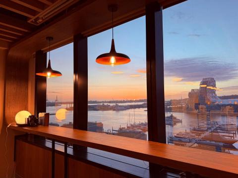 里德科訊公司 - 辦公室環境－吧台休憩區