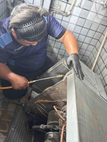 宇將空調 - 窗型冷氣清洗