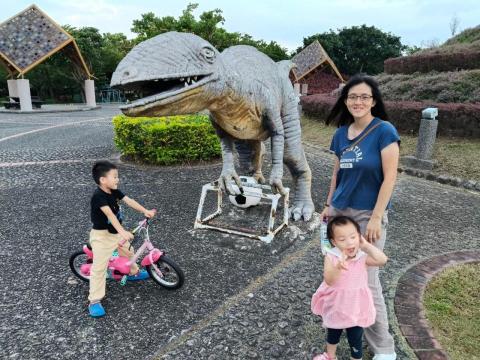 提供台中響應式網站模版服務的專家Una