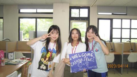 任家盈 - 與美國高中生交流