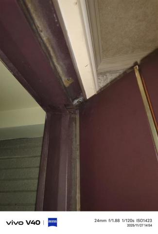 于杰鐵類工廠 - 油壓地絞鏈無法使用