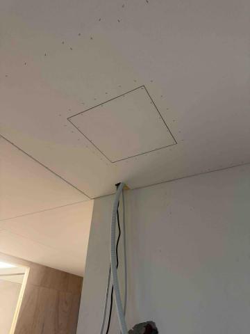 張皓棠 - 維修孔開孔