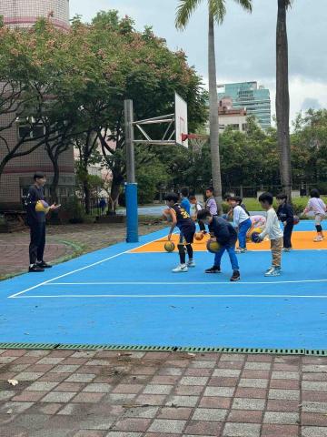 張聿嵐 - 培養國小生對於籃球的興趣