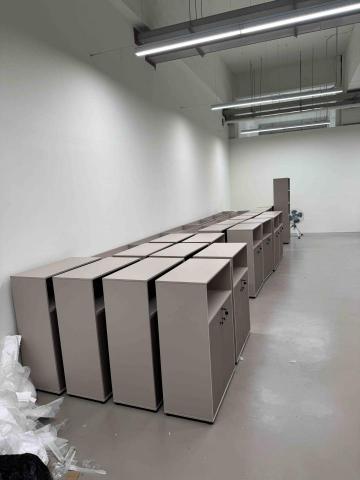 快樂創意公仔 - 公司置物櫃組裝