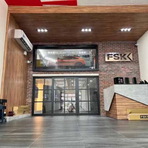 提供剪髮專門店服務的專家新北隔熱紙施工專門店