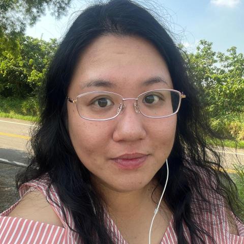 提供中古小貨車服務的專家邱郁涵