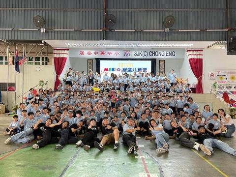 許耕茿 - 曾經參加過馬來西亞營隊的兒童活動