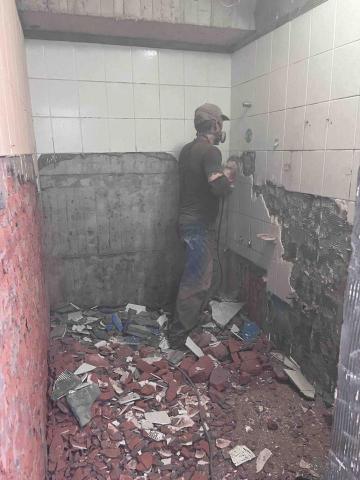 修強恩 - 廁所打除