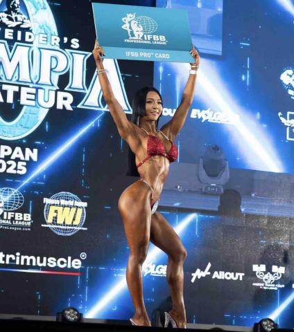 Tina IFBB PRO 健美職業選手