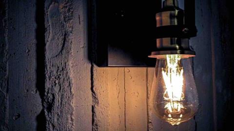 小豪 - 燈具安裝