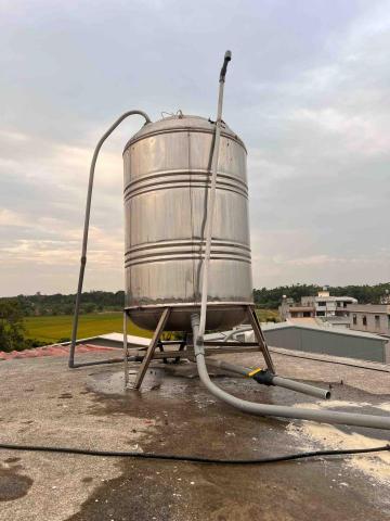 小豪 - 老舊水塔管線更新 重新配置