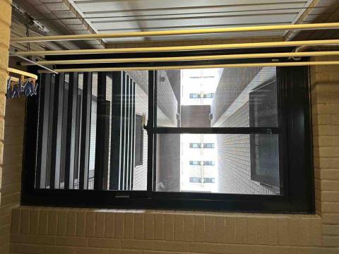 咪吉門窗 - 陽台氣密窗