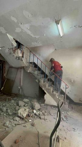 修強恩 - 樓梯打除