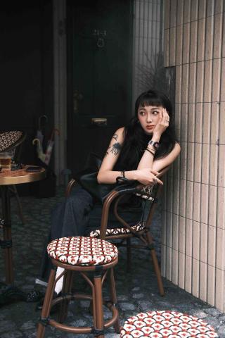 提供印刷廠美工服務的專家Annie Chen