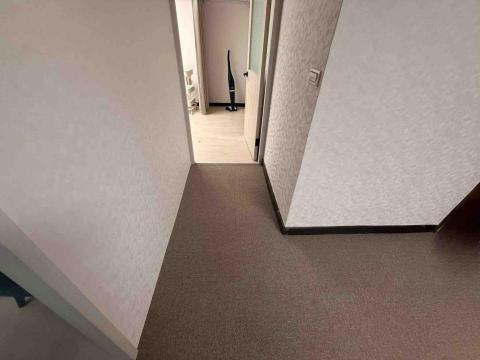 OYAN 奧揚地毯 - 台北文山區美容沙龍方塊地毯施工