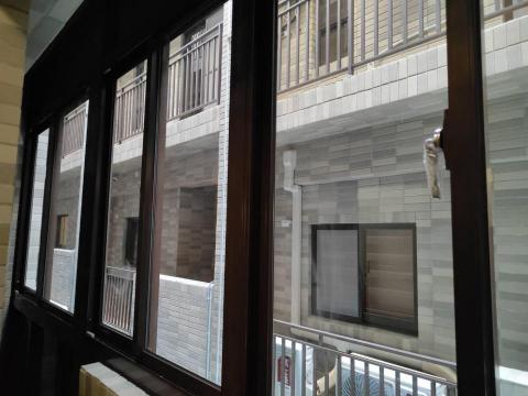 佳翔工程 - 後陽台防盜窗