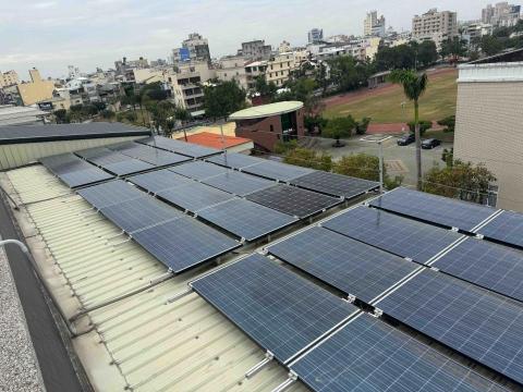 博生綠能企業社 - 兩片損壞模組更換