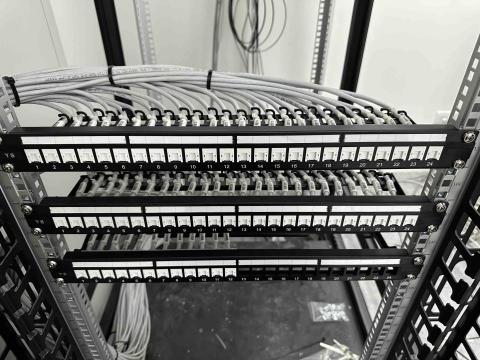 大立通信行 - 廠房機櫃網路整理