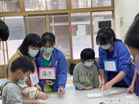 吳佳榛 - 參加陪伴性社團