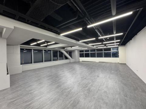 海洺建設-陳信甫 - 商辦工業風裝潢