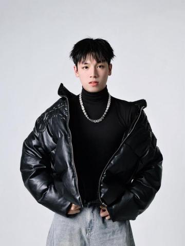 提供羽球規則服務的專家劉耀傑