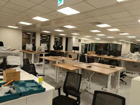 如光家具組裝 - 辦公室電動桌