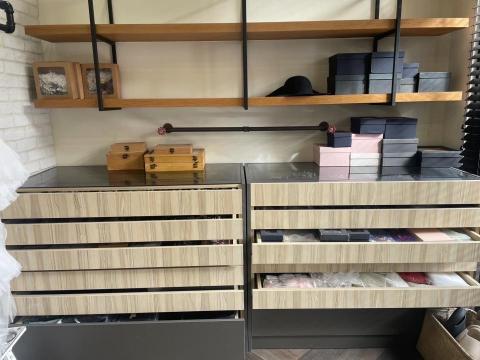 周文翔 - 系統家具抽屜滑出修繕無法正常關閉修繕完成