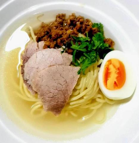 張心柔 - 清湯肉燥麵