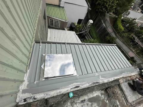 陳思頴 - 維修孔蓋+浪板施工