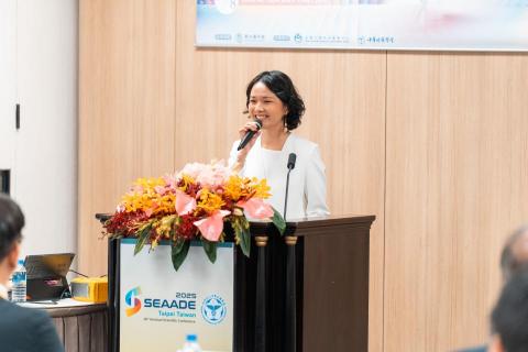 Vera Lee 李怡靜 - 2025 中華牙醫學會 國際口腔醫材論壇