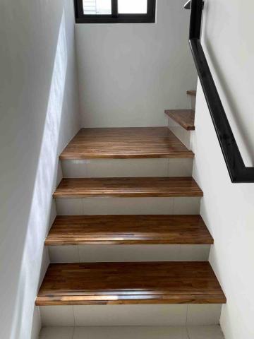 鴻居工程行 林先生 - 實木階梯踏板