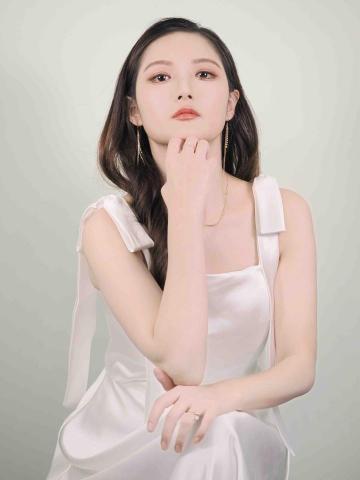 Ki喲打 彩妝造型/化妝教學/黑眼圈救星 - 輕婚紗