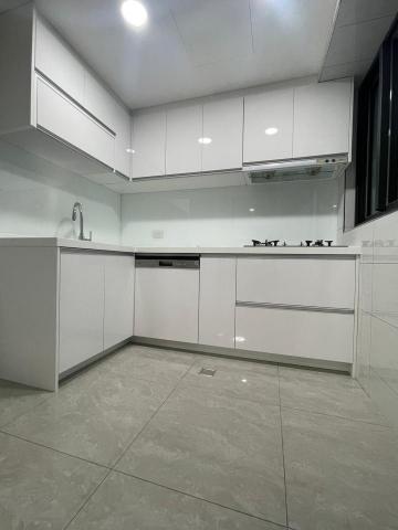 緒品 - 乾淨明亮的廚房