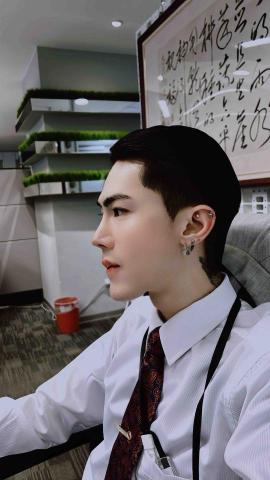 王亦辰 - 國貿大樓法務工作照