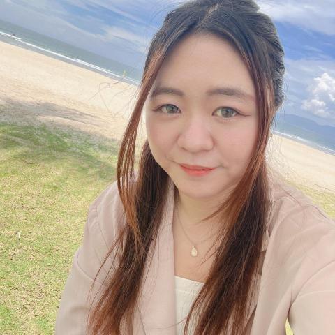 提供學畫畫第一步服務的專家張小姐